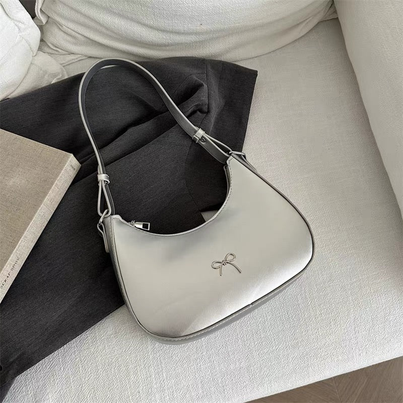 Жижиг гар цүнх код: 83111