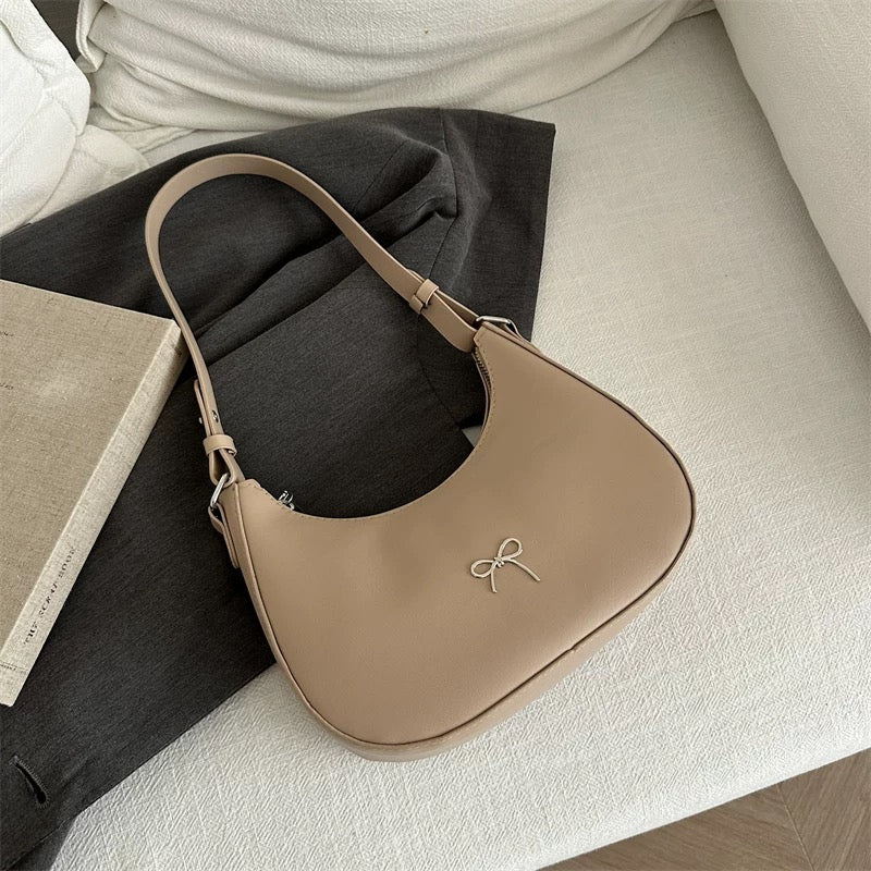 Жижиг гар цүнх код: 83111